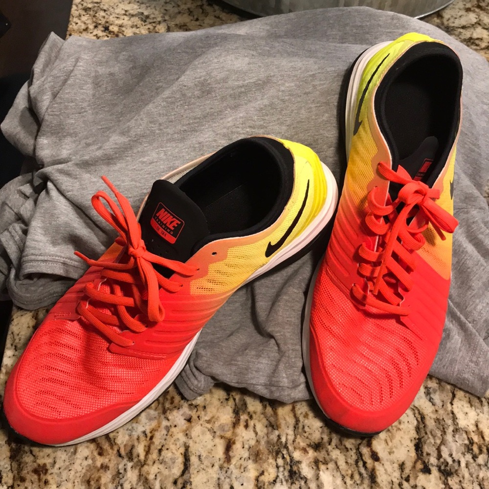 Women’s Nike Sneakers (Nike Training DF TR4)